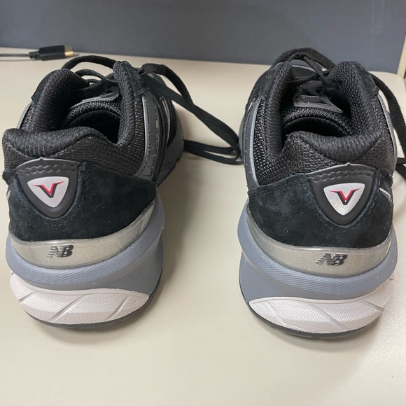 Women’s New Balance 990 version 5 size 8 1/2 D (wide) - Picture 2 of 5